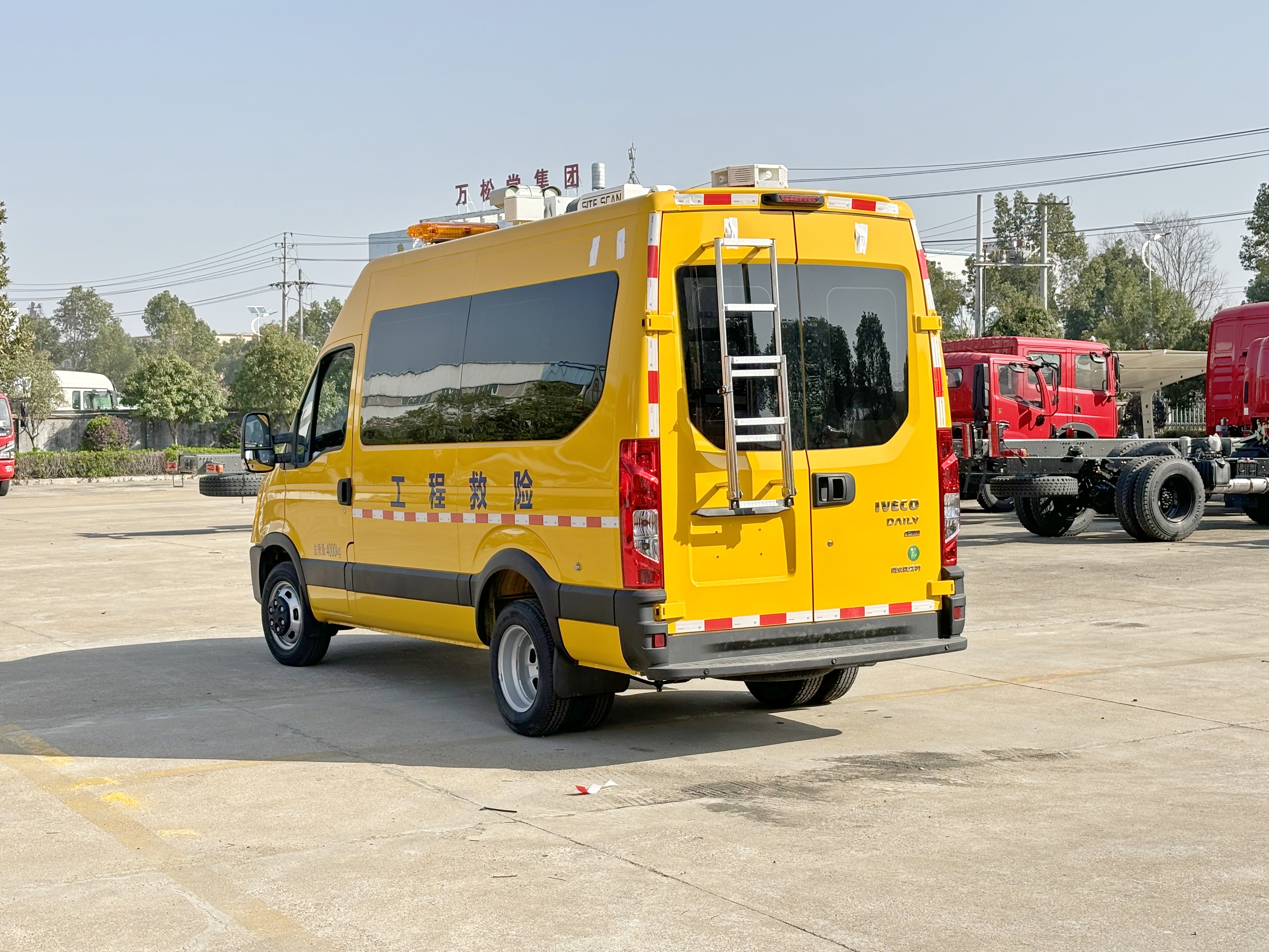 ���S�������U܇